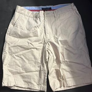 Tommy Hilfiger khaki shorts